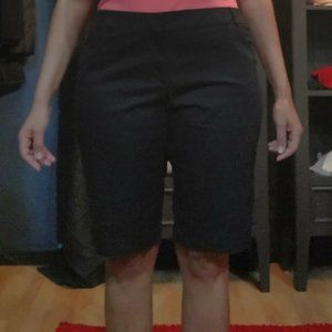 NY & Co 7th Ave suiting sateen Bermuda length shorts size 18